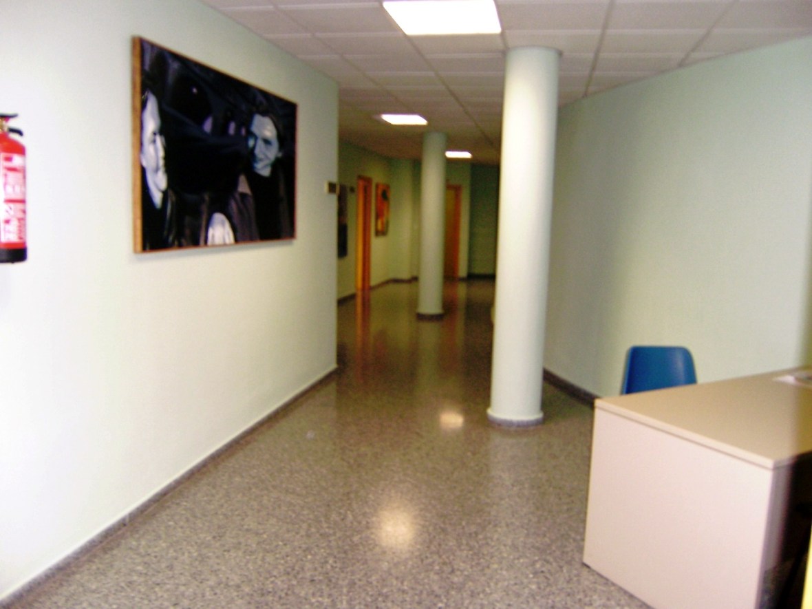 Pintura en el interior - sala en la escuela