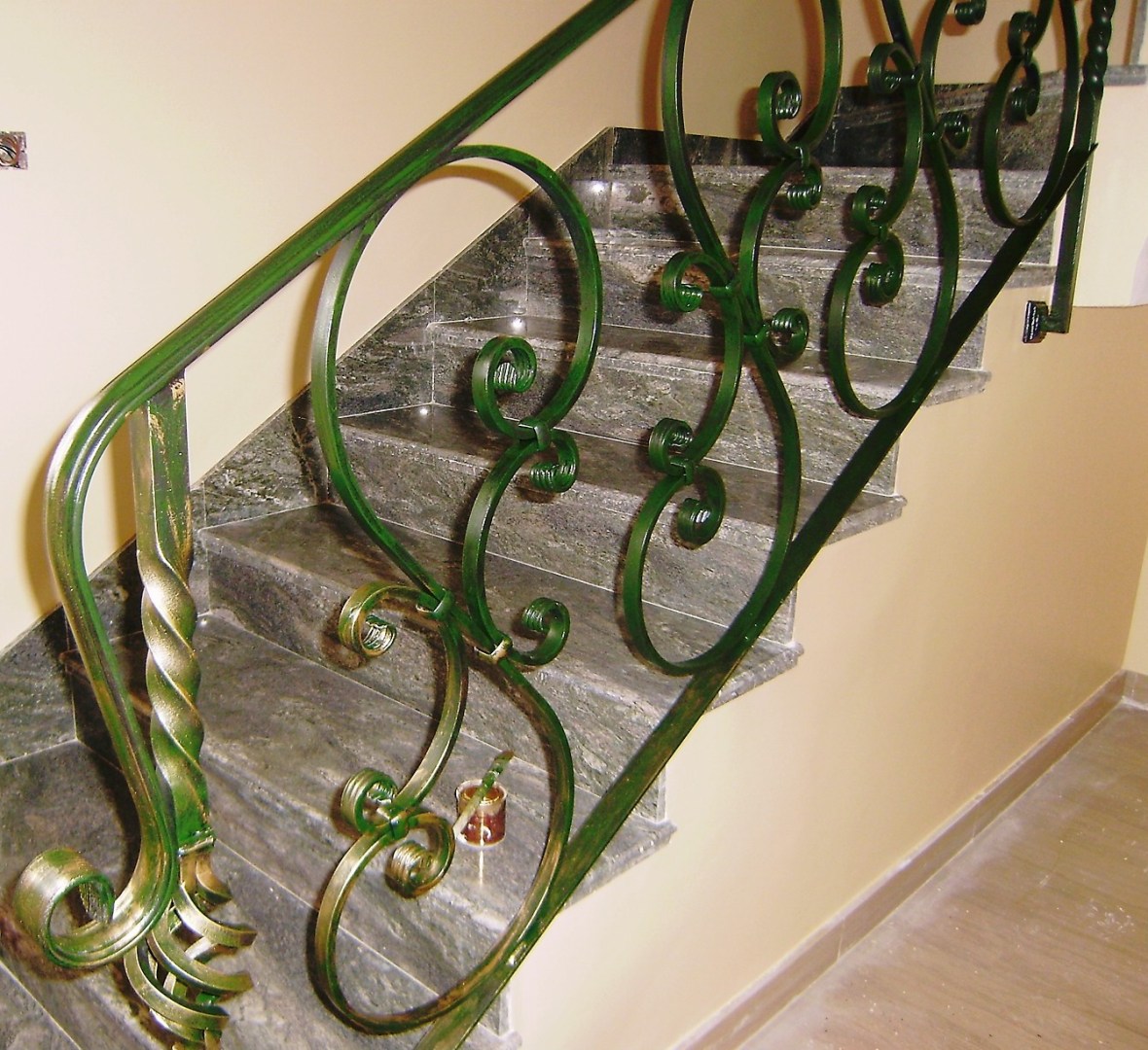 Pintura de metales - escaleras interiores